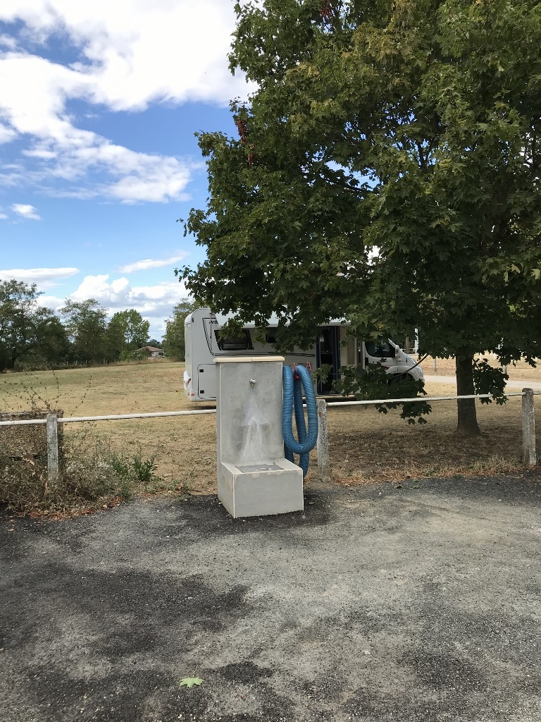 L'aire de vidange des camping-cars.