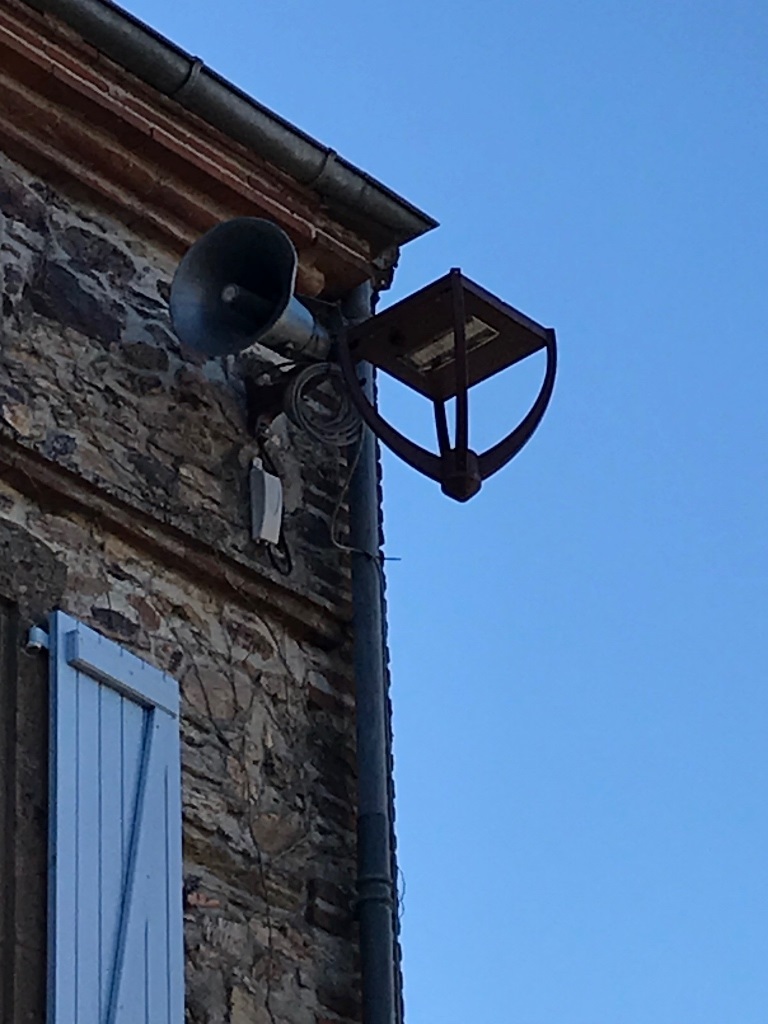 Vue d'un lampadaire à ampoule LED