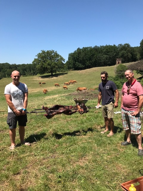 Un repas de la chasse convivial.